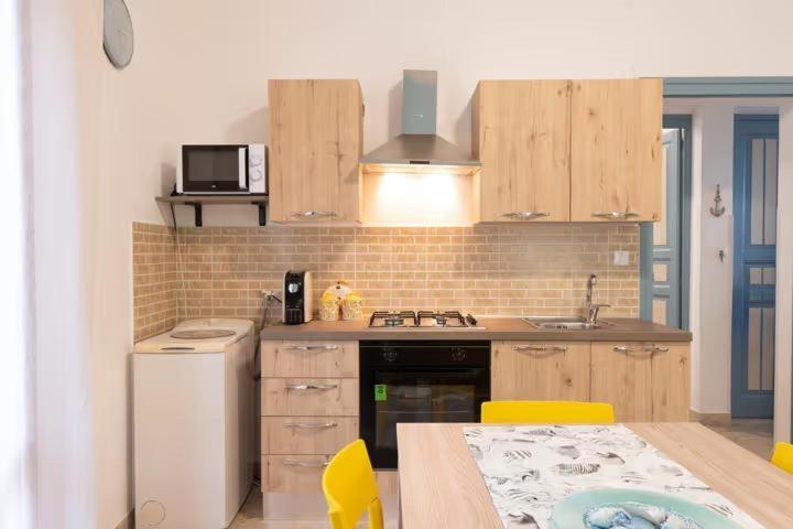 Home Holiday Kalanto كاستيلاّماري ديل غو المظهر الخارجي الصورة